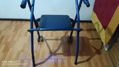 Burrito oAndador plegable con asiento azul - miniatura 4