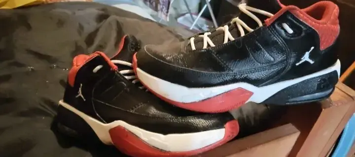 Zapatillas deportivas negras y rojas para hombre - 2