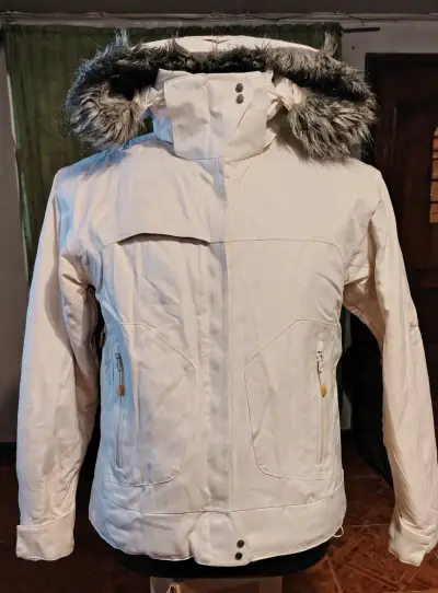 Chaqueta Columbia blanca con capucha de piel - miniatura 5