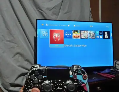 PlayStation 4 pro 1tb desbloqueada con gold gen - miniatura 1