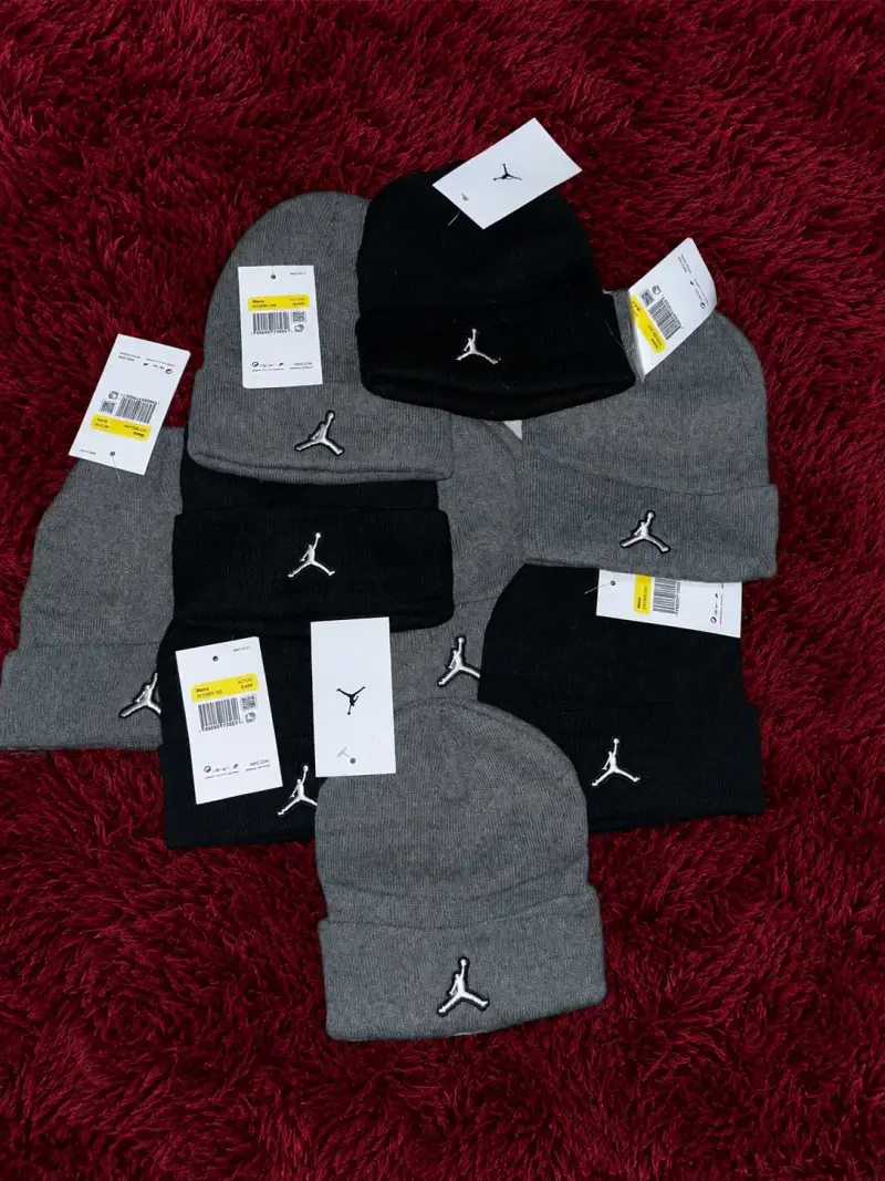 Gorros de lana Jordan en negro y gris