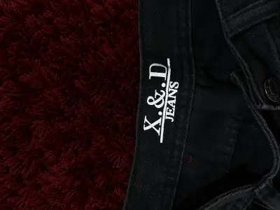Shorts de mezclilla negros desgastados X&D - miniatura 3