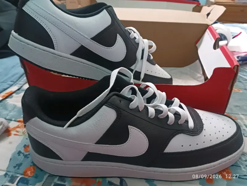 Zapatillas Nike blancas y negras para hombre - 2