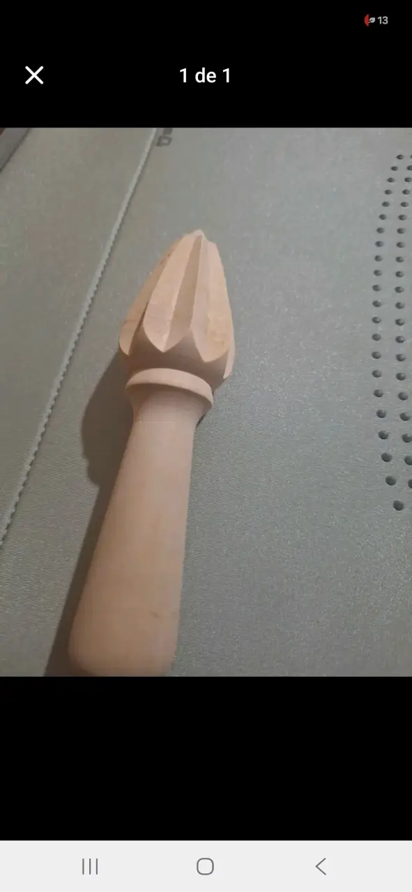 Exprimidor manual de madera para cítricos