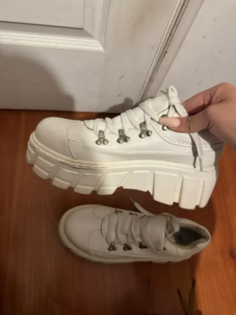 Zapatillas blancas de plataforma gruesa - 2