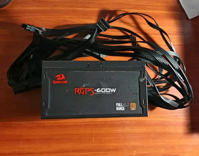 Fuente de Poder Redragon RGPS 600W 80 Plus - 2