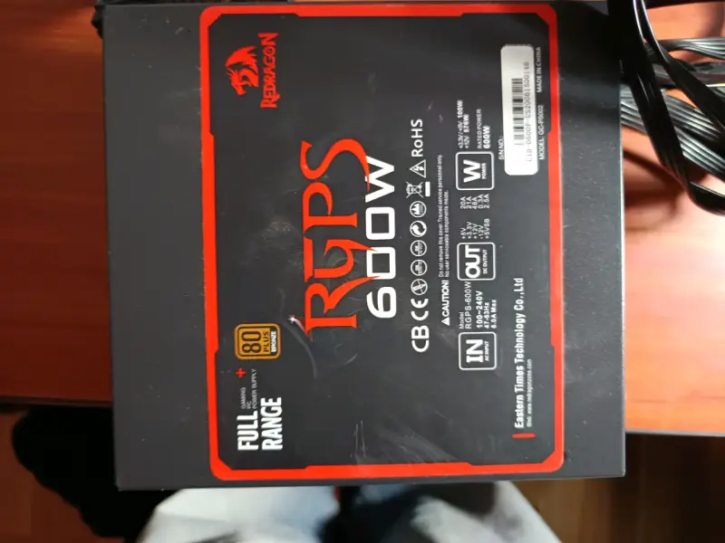 Fuente de Poder Redragon RGPS 600W 80 Plus - 3
