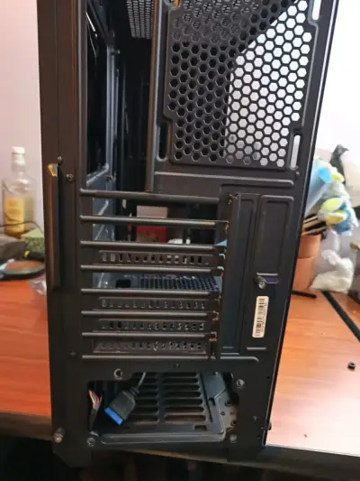 Gabinete de PC con panel lateral de vidrio - miniatura 3