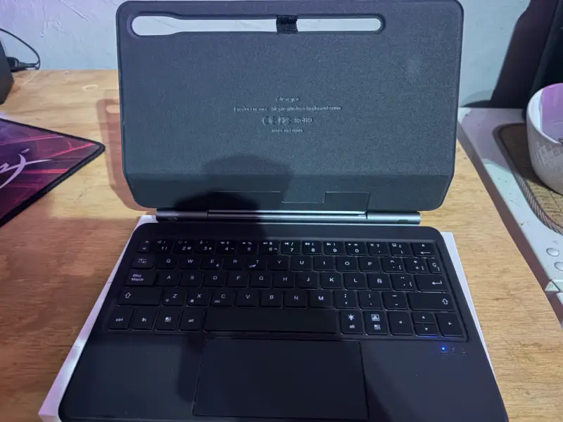 Galaxy tab s10fe 128GB + Magic Keyboard - 6