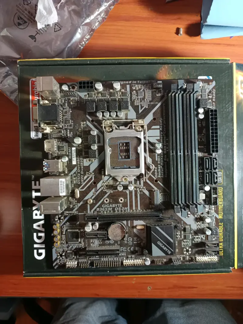 Placa Madre Gigabyte B365M DS3H para PC - 1