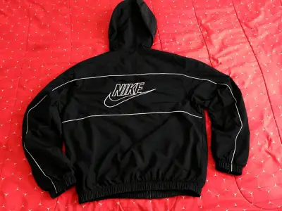Chaqueta cortavientos nike - miniatura 1