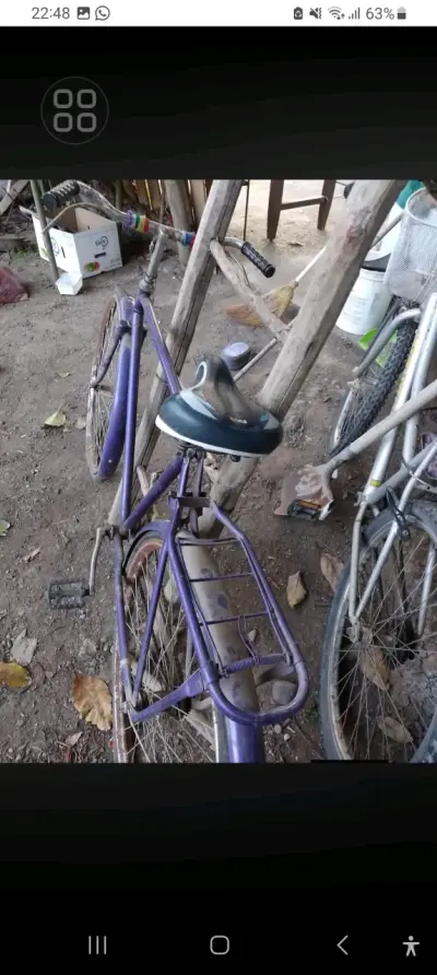 Bicicleta vintage morada conparrilla trasera - miniatura 1