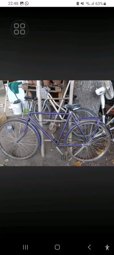 Bicicleta vintage morada conparrilla trasera - miniatura 3