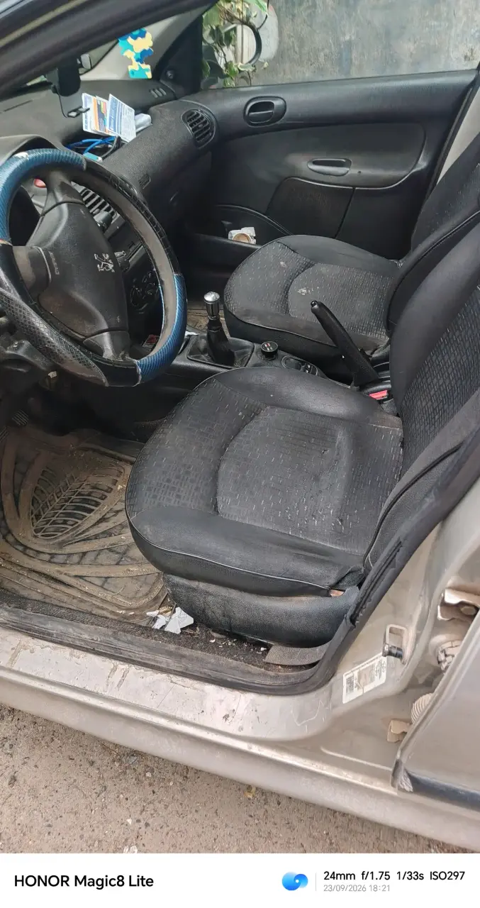 Peugeot 206 usado en buen estado - 2
