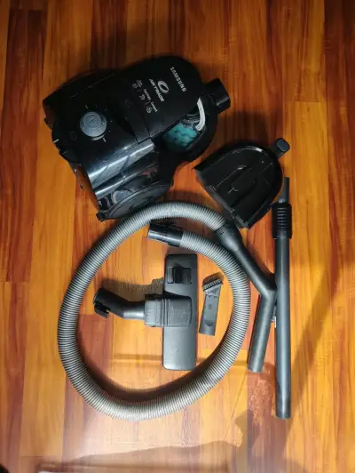 Aspiradora Samsung Air Track con accesorios - miniatura 1