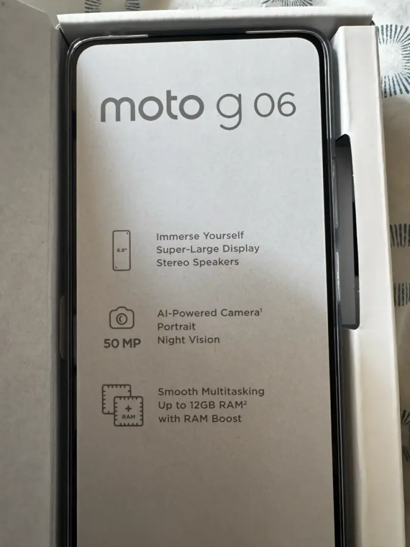 Smartphone Motorola Moto G06 con cámara de 50 MP - 3
