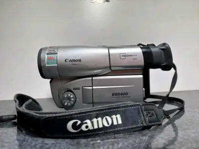 Videocámara Canon ES8400V con estabilizador de imagen - miniatura 1