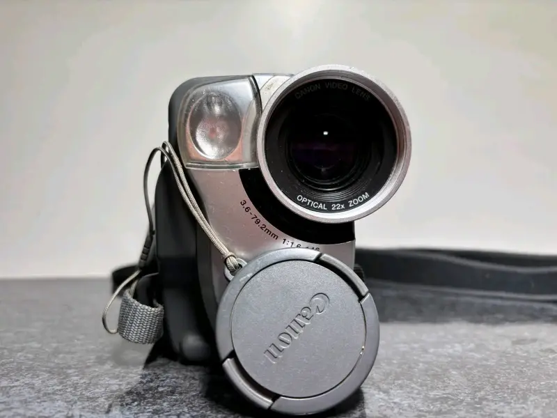 Videocámara Canon ES8400V con estabilizador de imagen - 5
