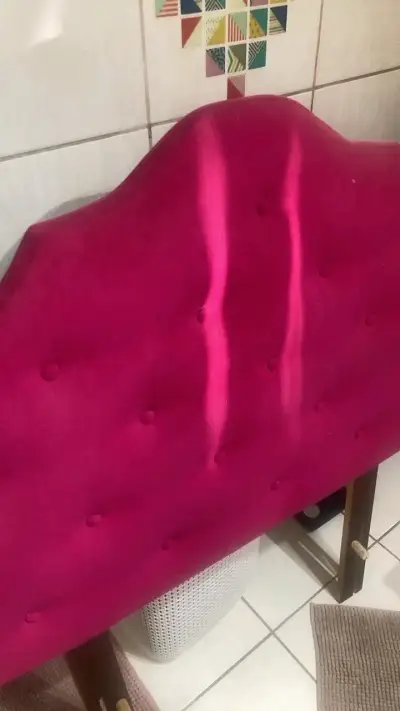 Respaldo de cama tapizado en terciopelo fucsia - miniatura 2