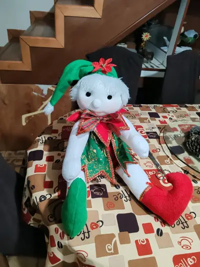 Muñeco decorativo navideño duende de tela - miniatura 1