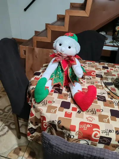 Muñeco decorativo navideño duende de tela - miniatura 3