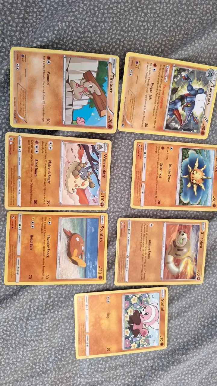 Lote de cartas Pokémon variadas - 5