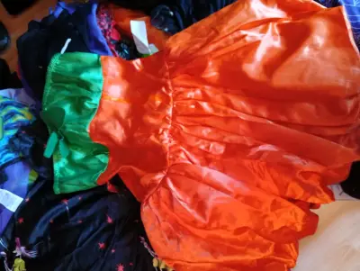 Lote de 110 Disfraces de Halloween+ 7 accesorios - miniatura 4