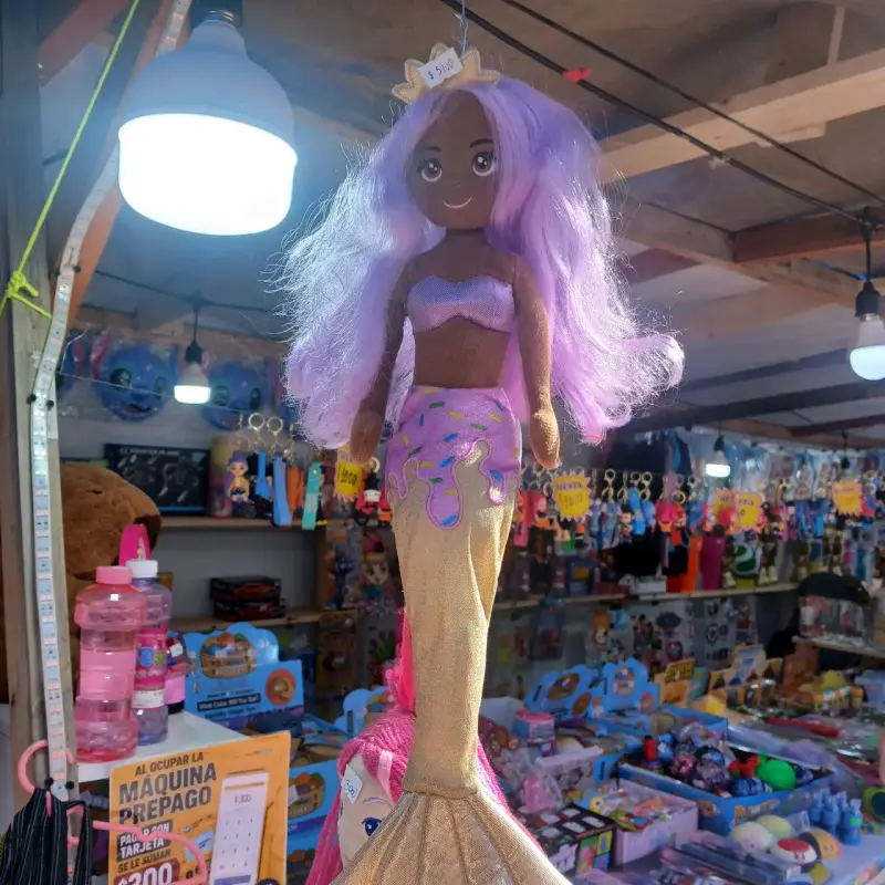 Muñecas de tela sirena y niña con vestido - 2
