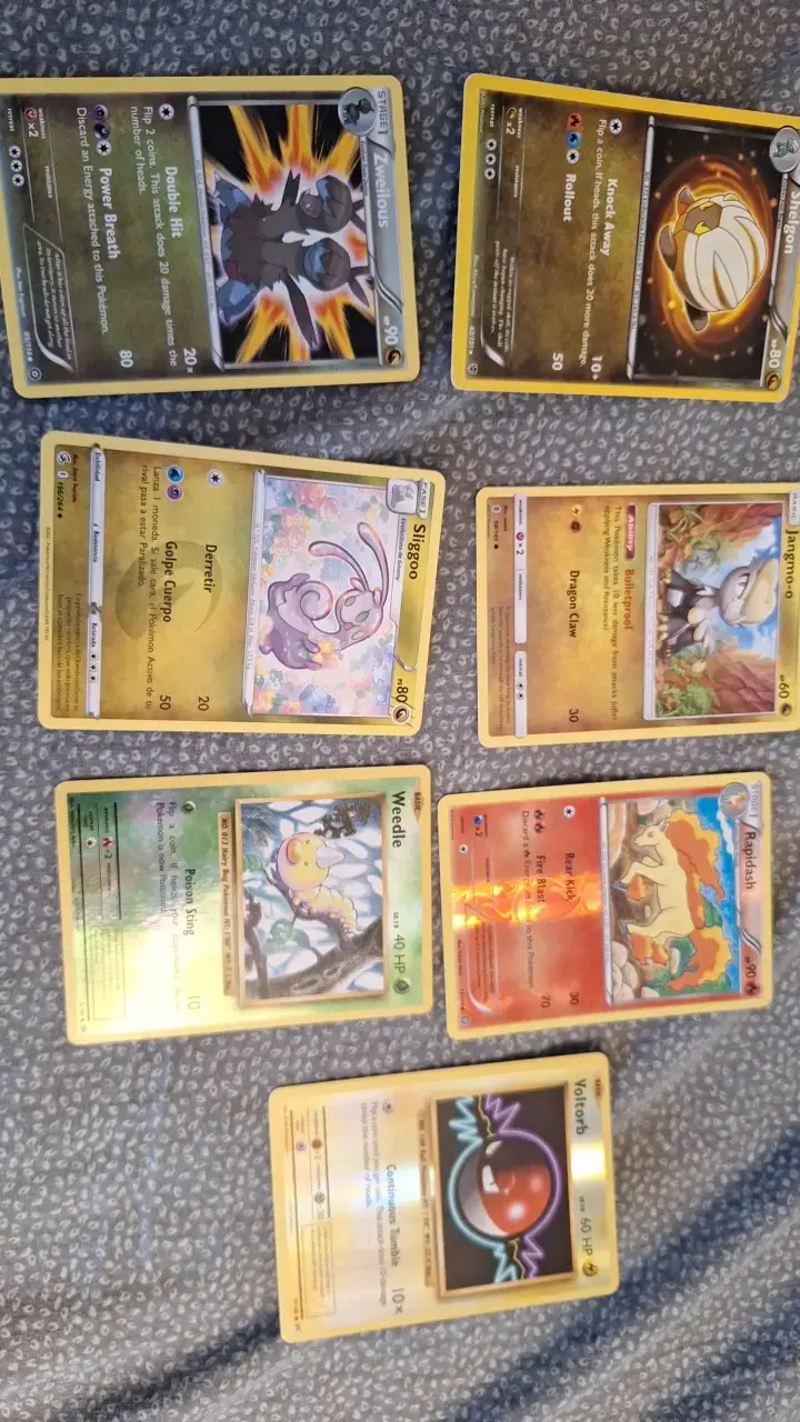 Lote de cartas Pokémon variadas - 3