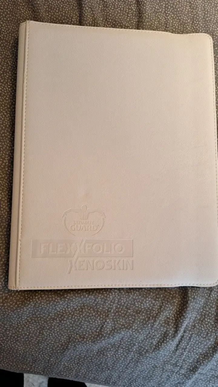 Carpeta Flexxfolio Xenoskin para Cartas pokemon - 1