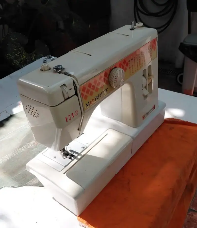 Máquina de Coser Merritt Maxima con Pedal - 2