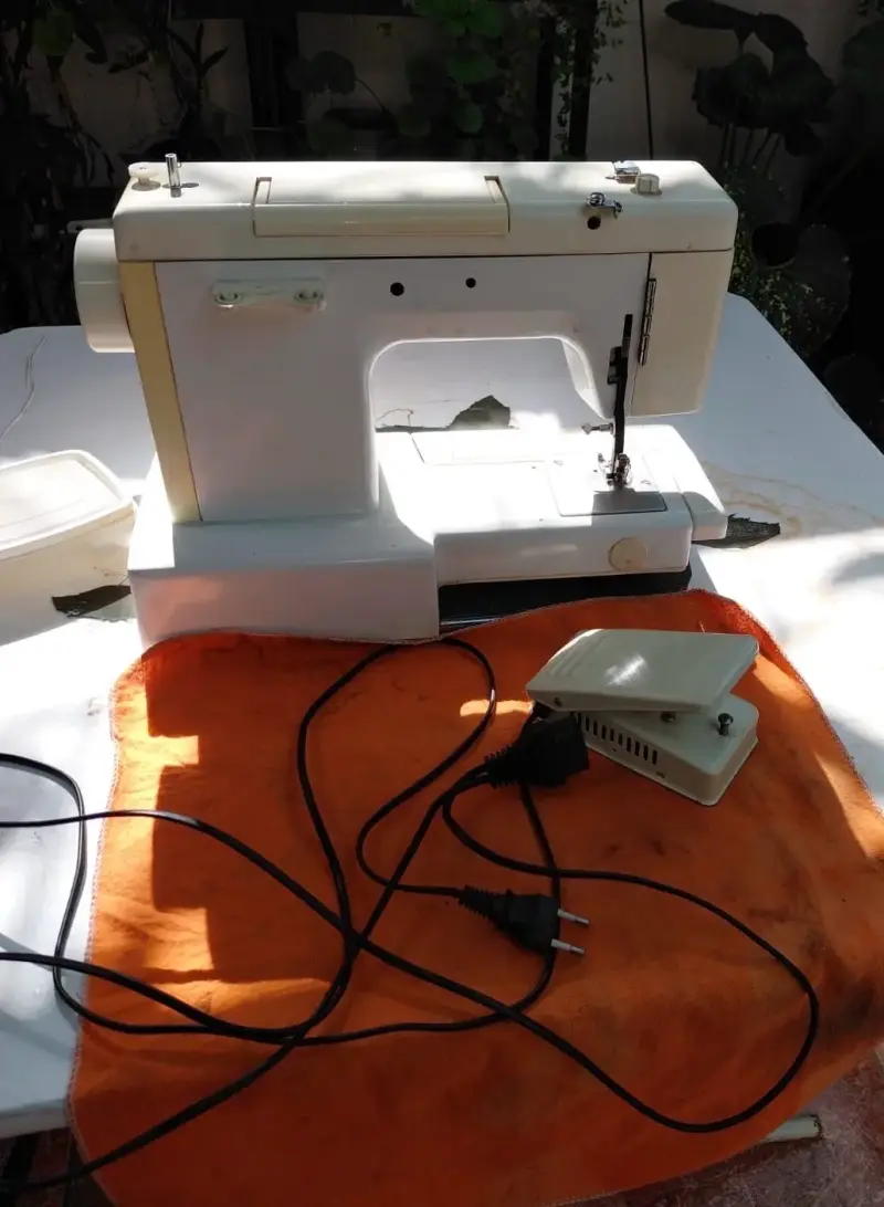 Máquina de Coser Merritt Maxima con Pedal - 3