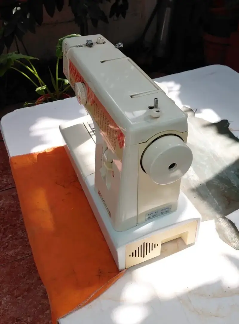 Máquina de Coser Merritt Maxima con Pedal - 4