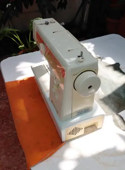 Máquina de Coser Merritt Maxima con Pedal - miniatura 4