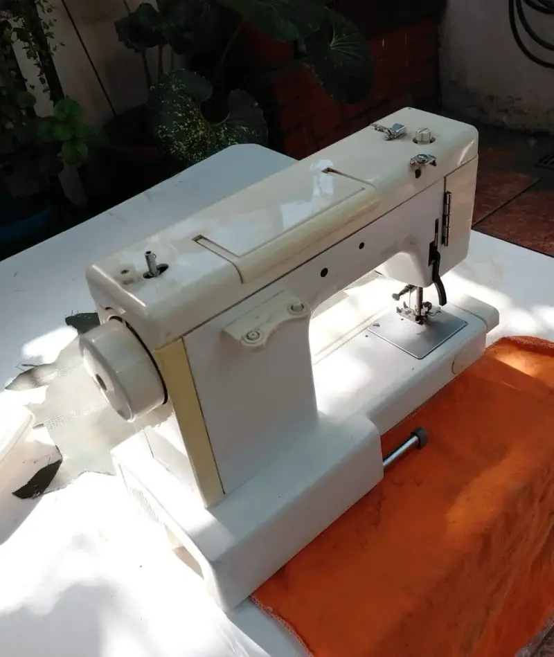 Máquina de Coser Merritt Maxima con Pedal - 5