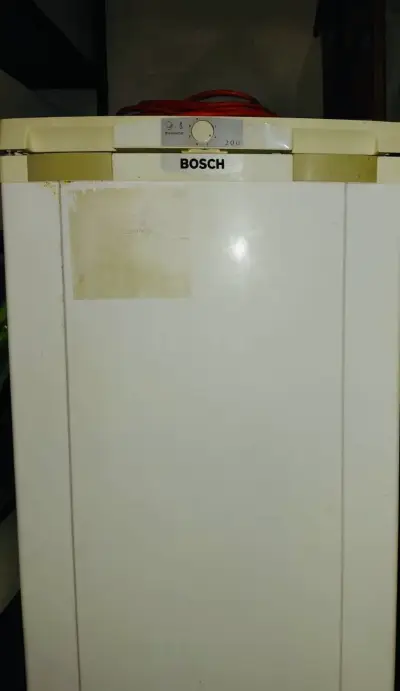 Congelador vertical Bosch 200 litros - miniatura 1