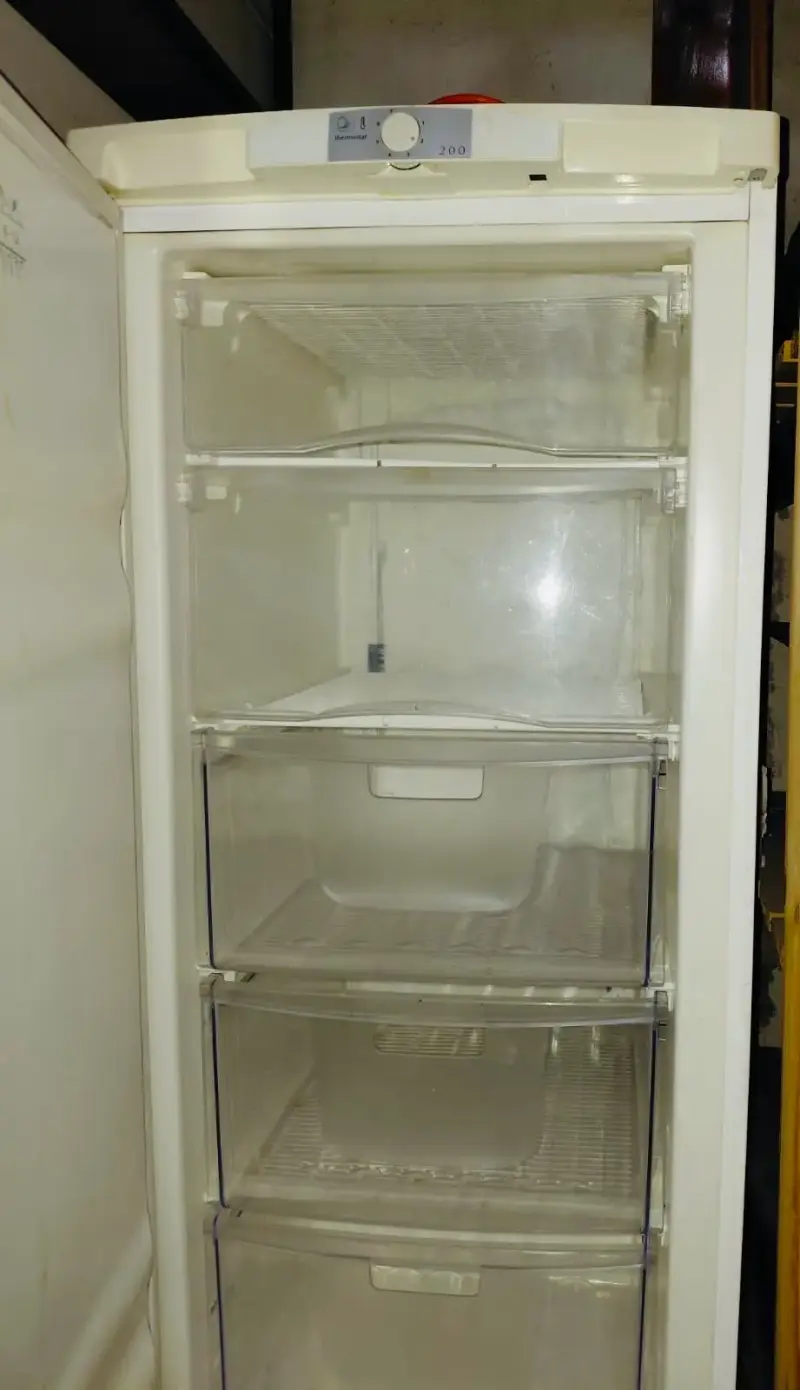 Congelador vertical Bosch 200 litros - 3