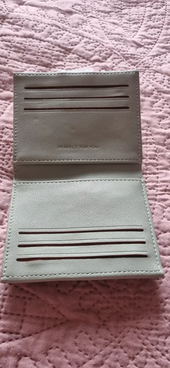 Billetera de cuero verde tenue con cierre - 3