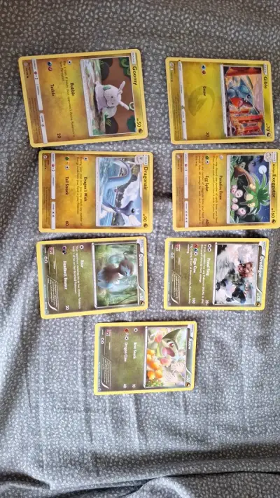 Colección de Cartas Pokémon Variadas - miniatura 1