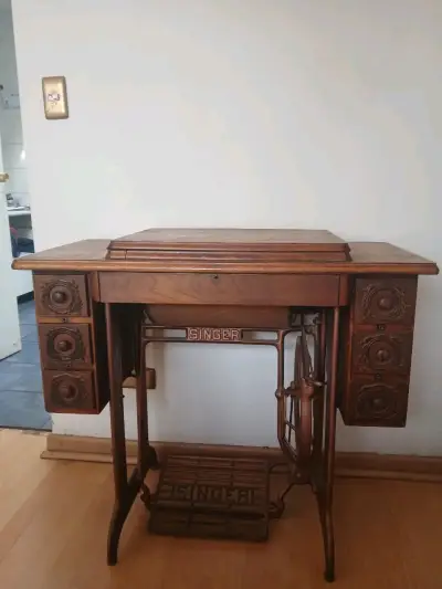 Máquina de Coser Antigua Singer con Mesa de Madera - miniatura 2
