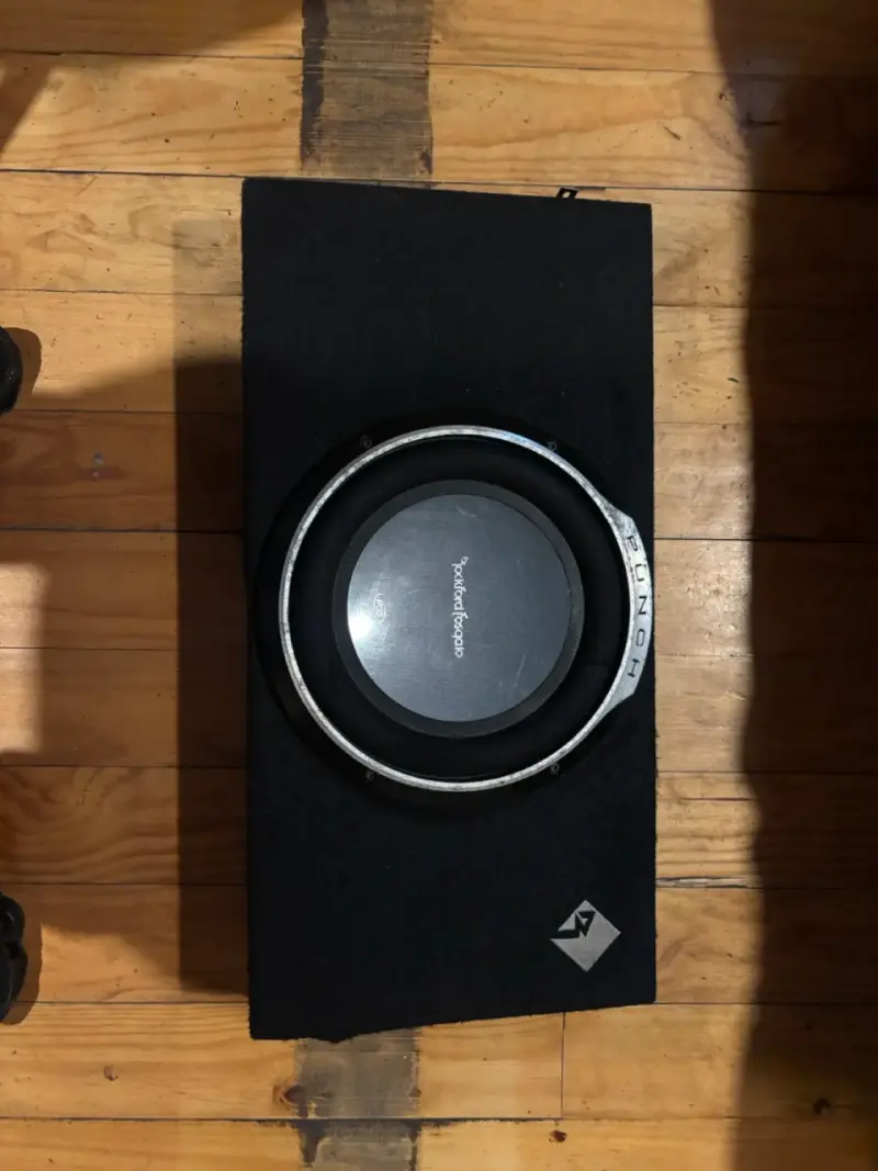 Subwoofer Rockford Fosgate PunchP3S en caja acus. - 2