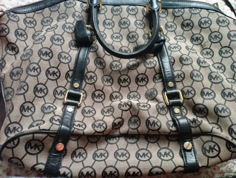 Cartera original Michael kors amplia - 1