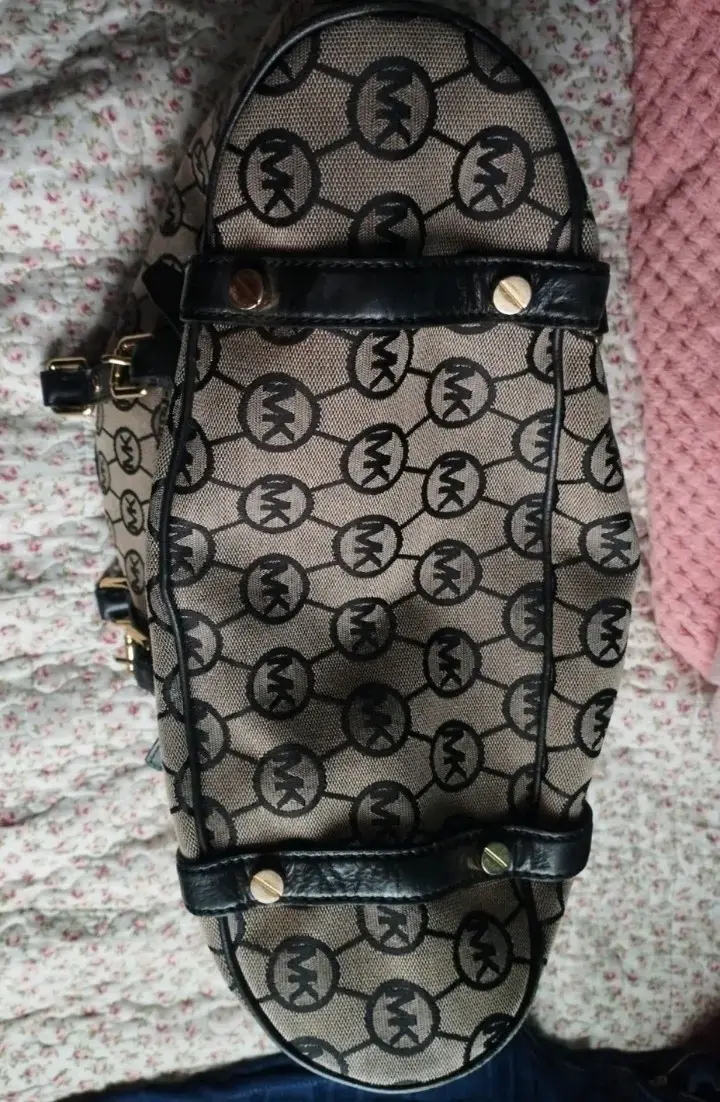 Cartera original Michael kors amplia - 5