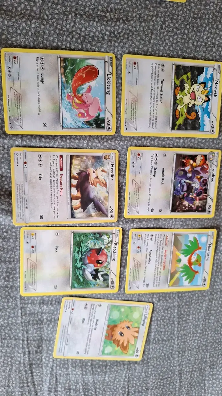 Colección de Cartas Pokémon Variadas - 3