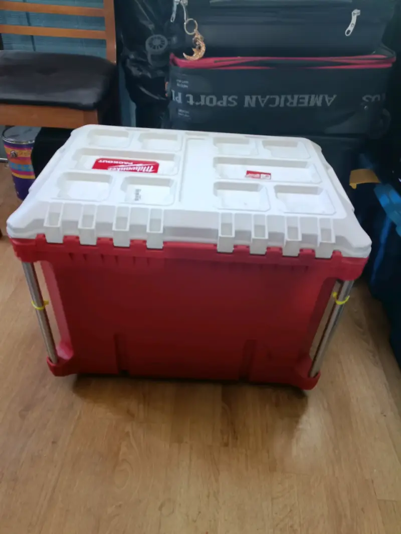 Cooler Milwaukee Packout XL resistente - 4