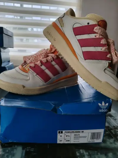 Zapatillas Adidas Forum 2000 W Rosado y Blanco - miniatura 1