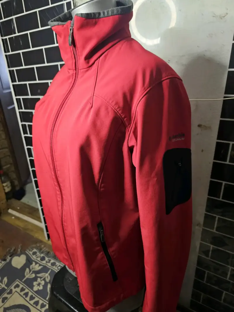 Chaqueta Columbia Titanium roja para mujer