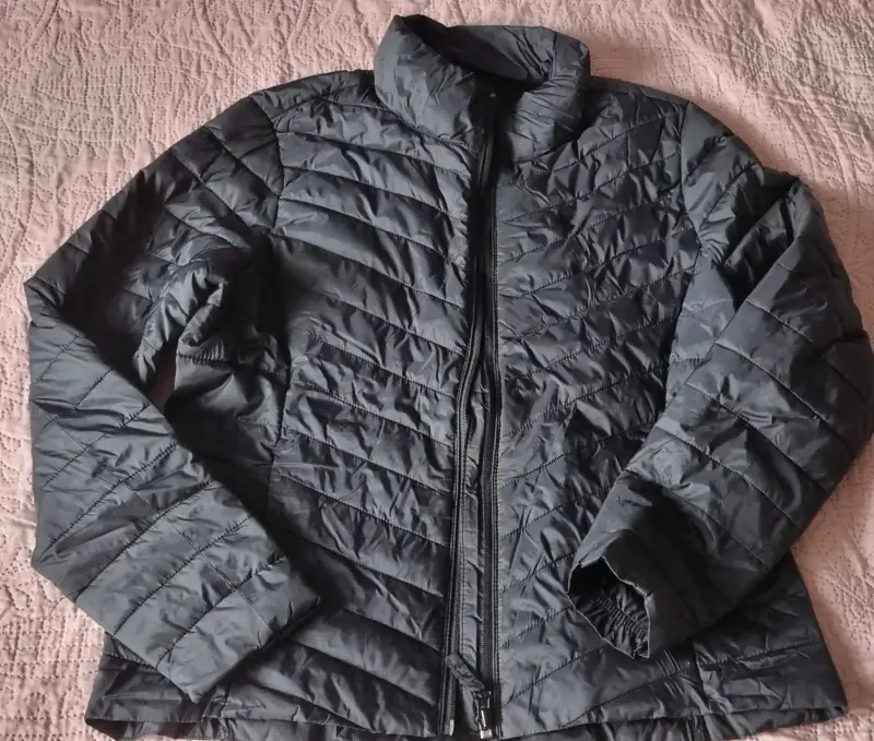 Chaqueta Old Navy Active impermeable negra - 2