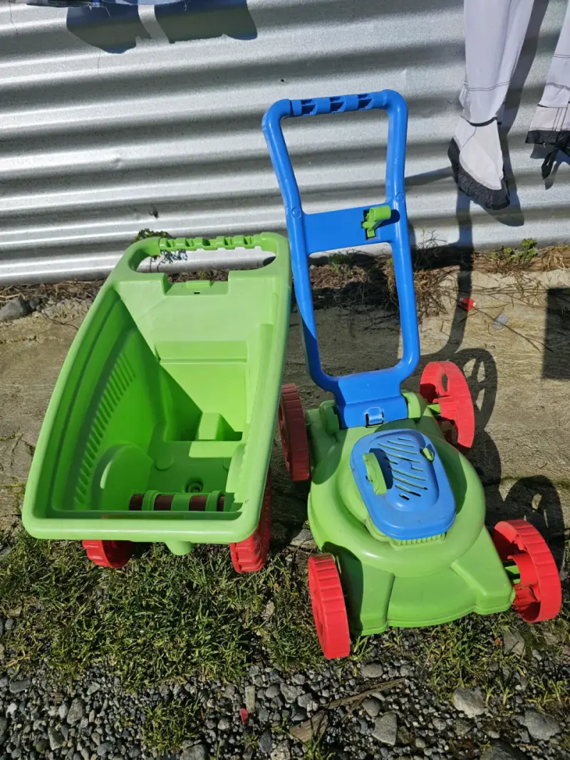 Cortadora de Césped de Juguete Verde y Azul