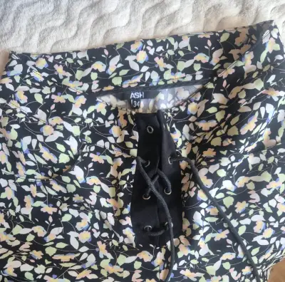 Pantalones estampados florales talla 34 - miniatura 2